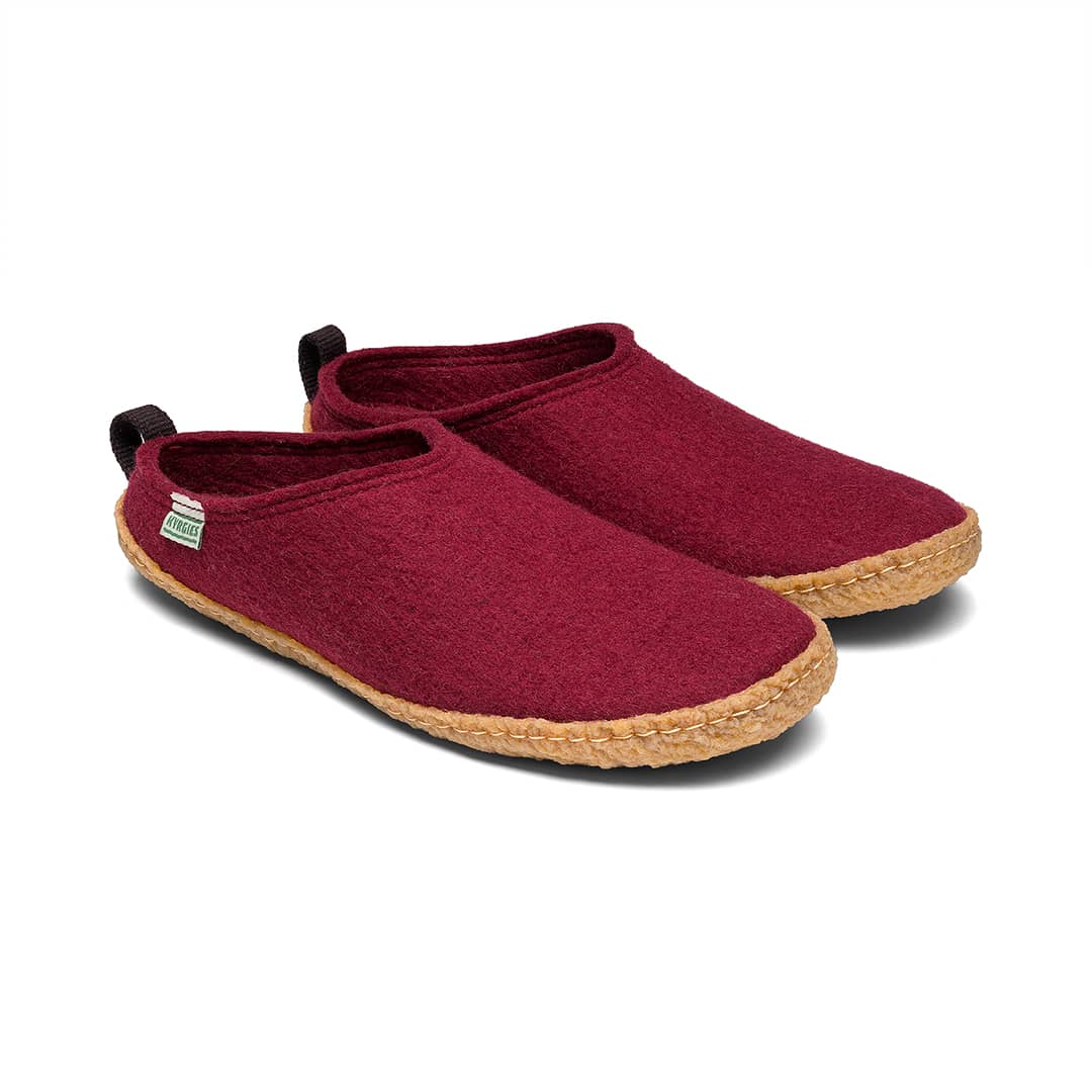 Kyrgies outdoor wool slides featuring soft wool uppers and durable soles, perfect for casual outdoor wear.