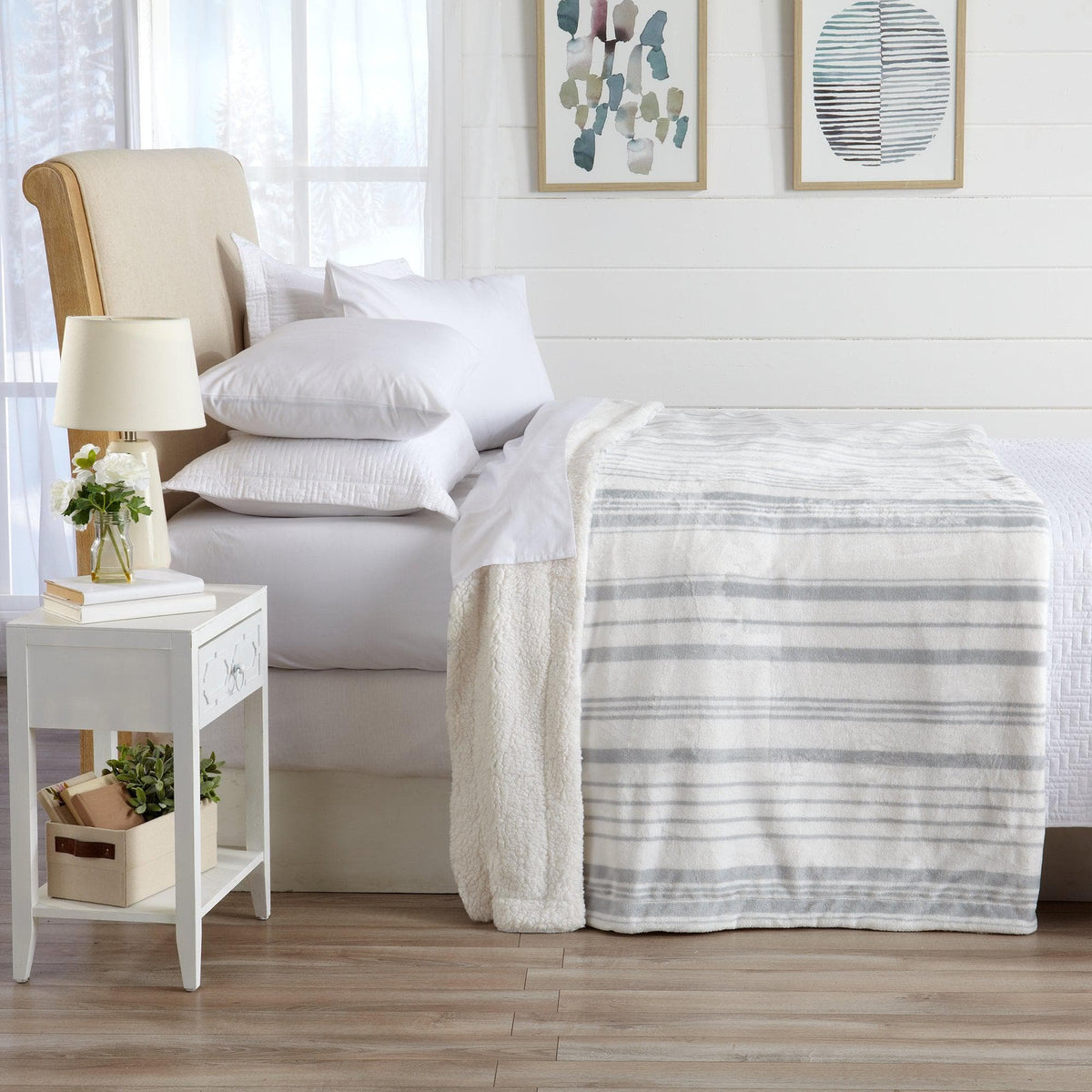 Velvet Plush Sherpa Blanket – Kinsley Collection