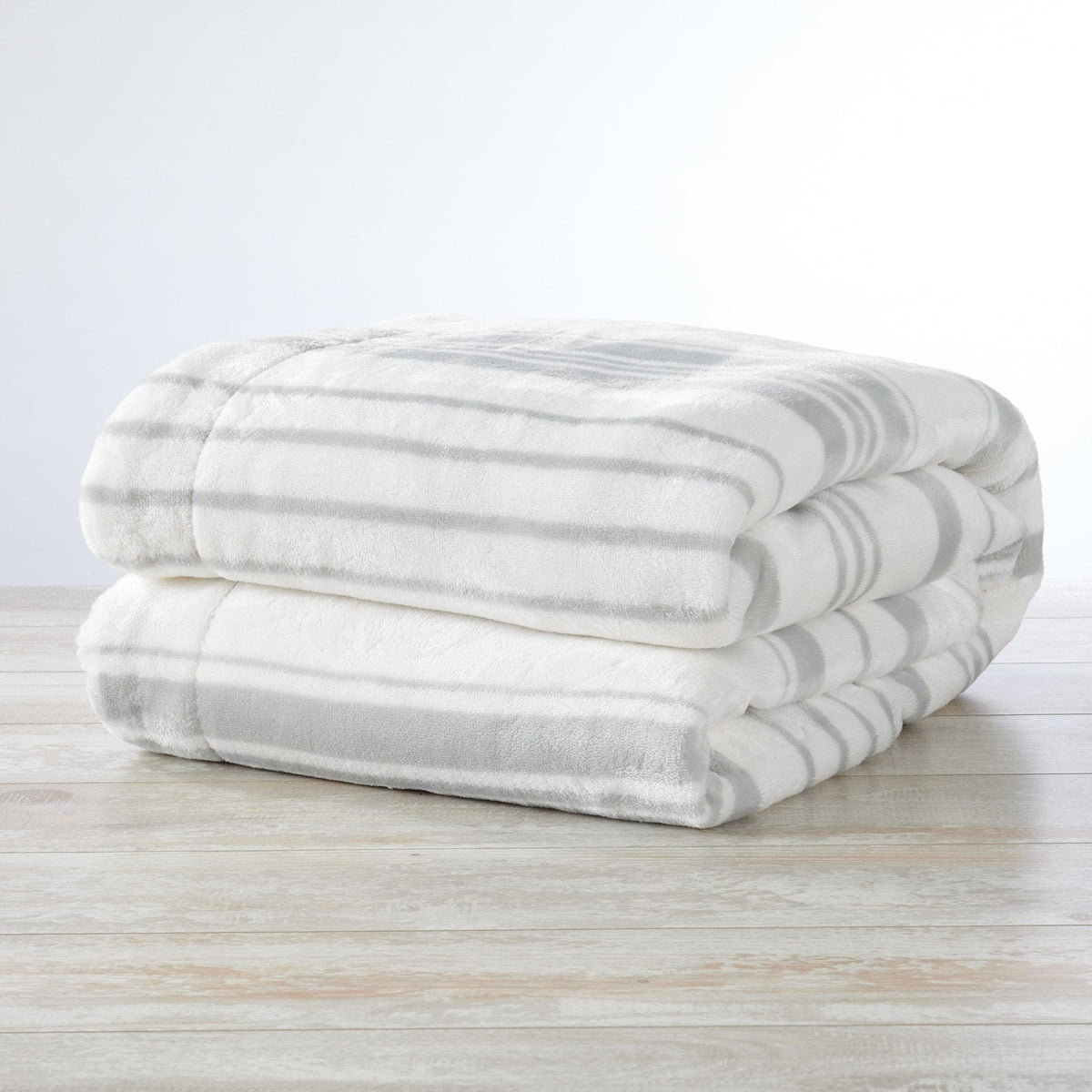 Velvet Plush Sherpa Blanket – Kinsley Collection