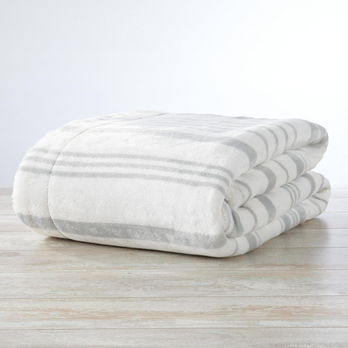 Velvet Plush Sherpa Blanket – Kinsley Collection