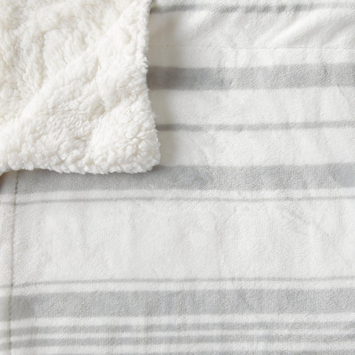 Velvet Plush Sherpa Blanket – Kinsley Collection