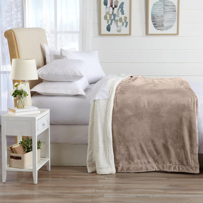 Velvet Plush Sherpa Blanket – Kinsley Collection