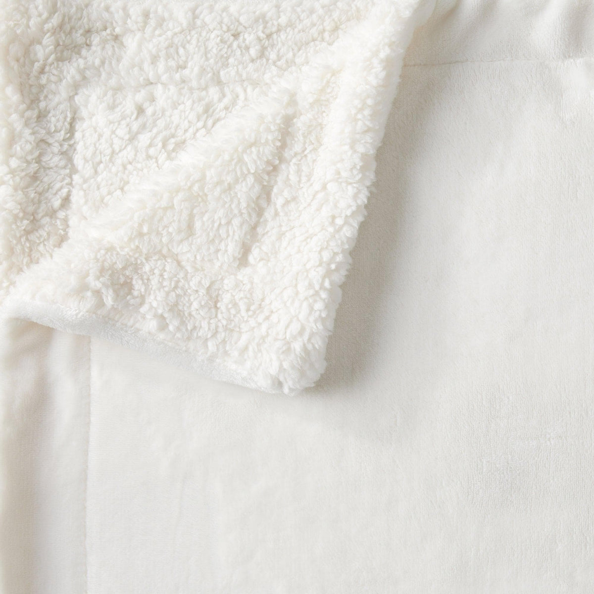 Velvet Plush Sherpa Blanket – Kinsley Collection