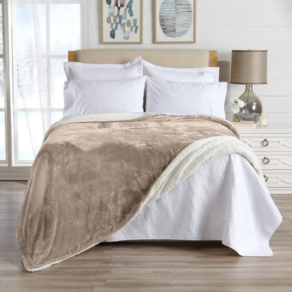 Velvet Plush Sherpa Blanket – Kinsley Collection