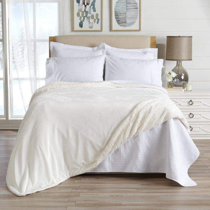 Velvet Plush Sherpa Blanket – Kinsley Collection