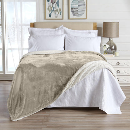 Velvet Plush Sherpa Blanket – Kinsley Collection