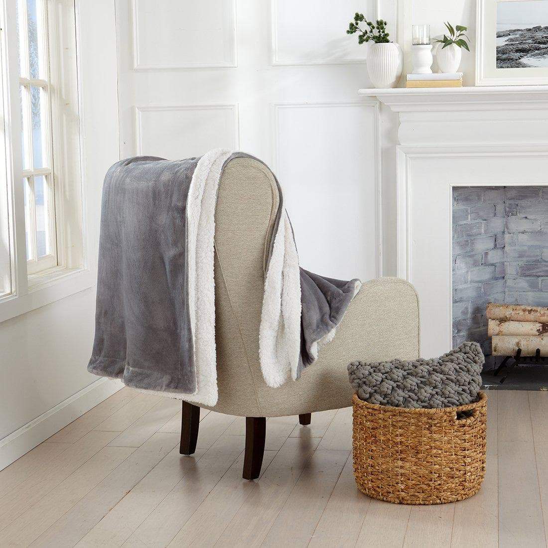 Velvet Plush Sherpa Blanket – Kinsley Collection