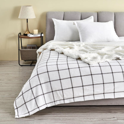 Velvet Plush Sherpa Blanket – Kinsley Collection