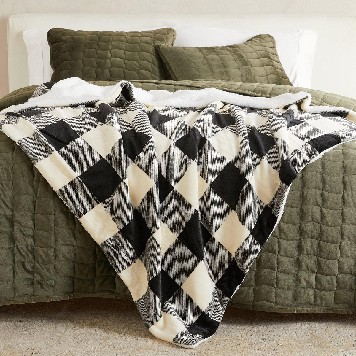 Velvet Plush Sherpa Blanket – Kinsley Collection